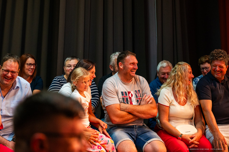 STAND UP (4 of 71)